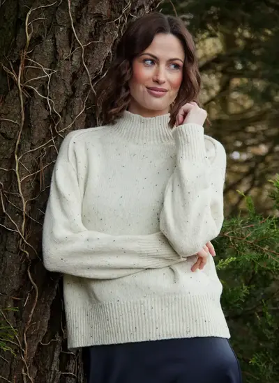Mia Wool Cashmere Hand Linked Turtleneck Sweater in Snowdrop